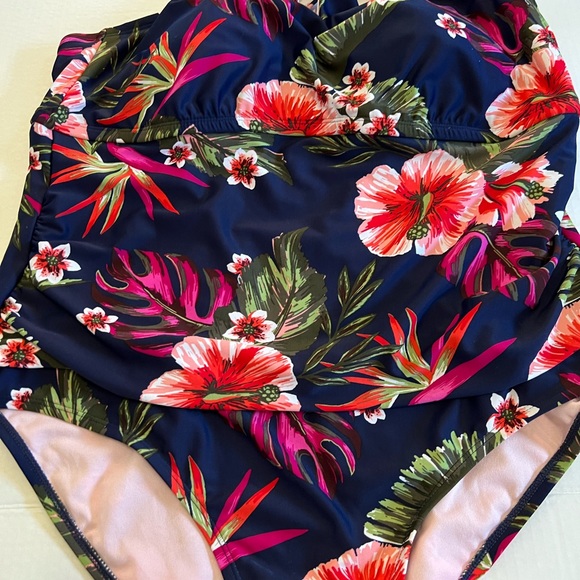 Kona Sol plus size sz 20W NWOT one piece swimwear bathing suit Navy floral. - Picture 10 of 12